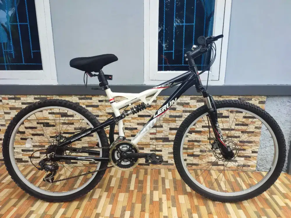 Sepeda polygon ukuran 26