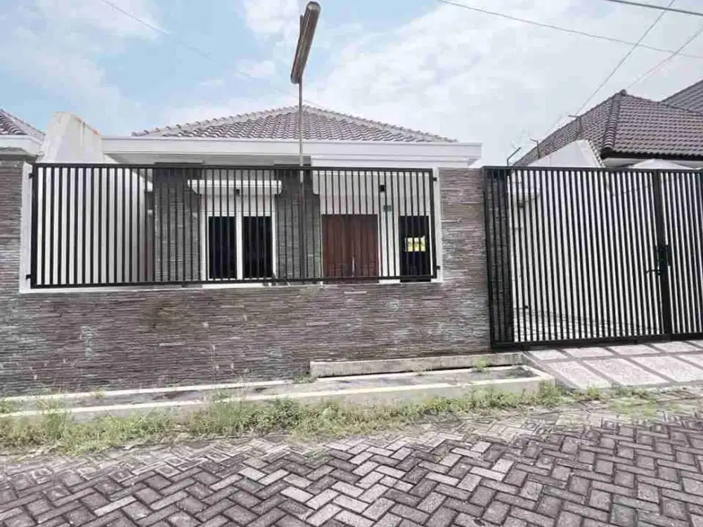 Dijual rumah siap huni tengah kota surabaya Manyar Tompotika