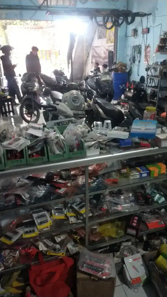 Butuh/cari mekanik motor pengalaman