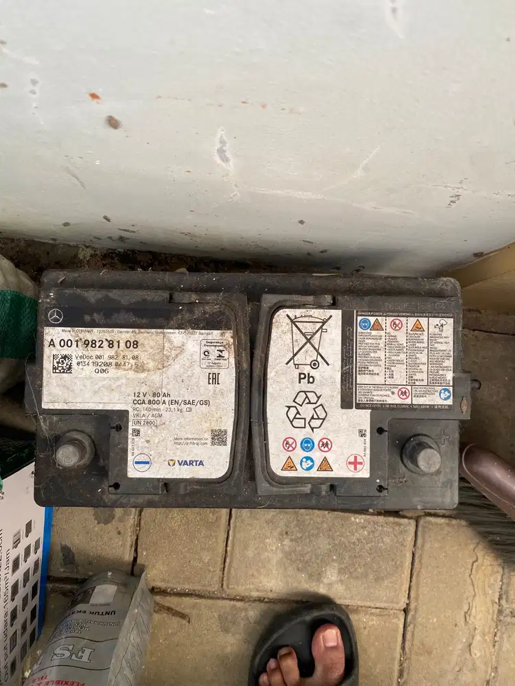 Dijual Aki mobil bekas mercedes benz Varta AGM VRLA