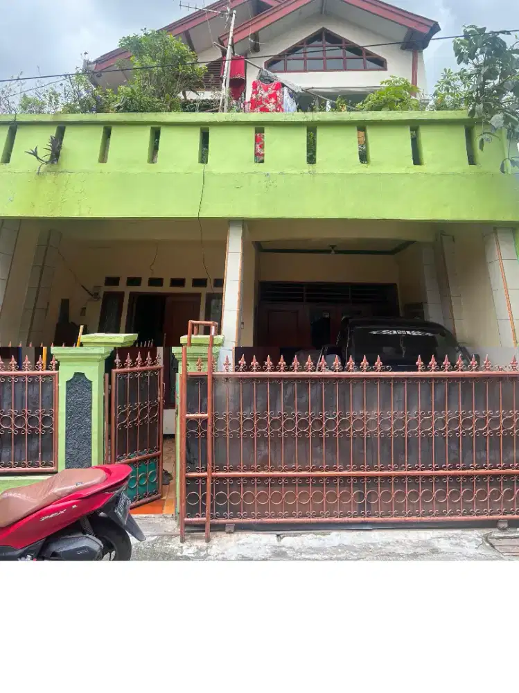 Dijual rumah 2 lantai gang sahabat pondok gede