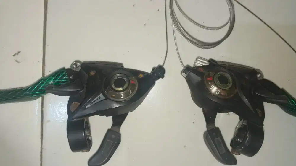 Shifter Shimano 3x7 speed sepasang
