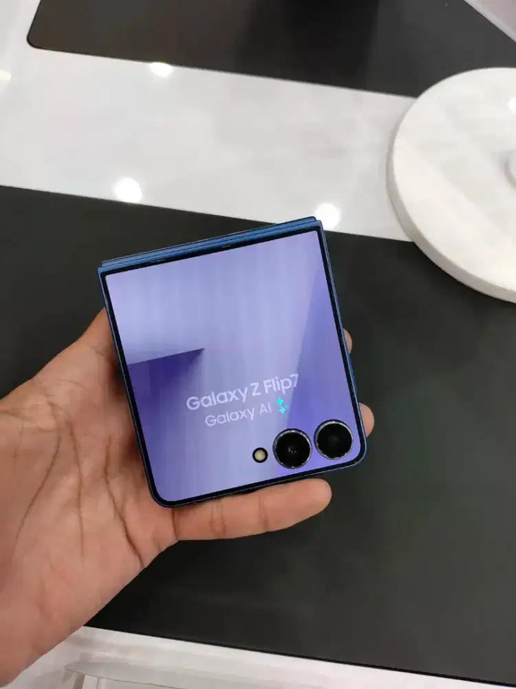 Samsung Galaxy Z Flip7
