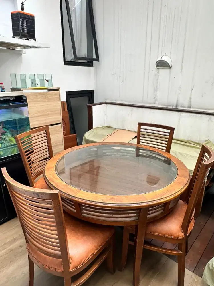 Prelove Meja dan Kursi Makan bulat kayu jati asli