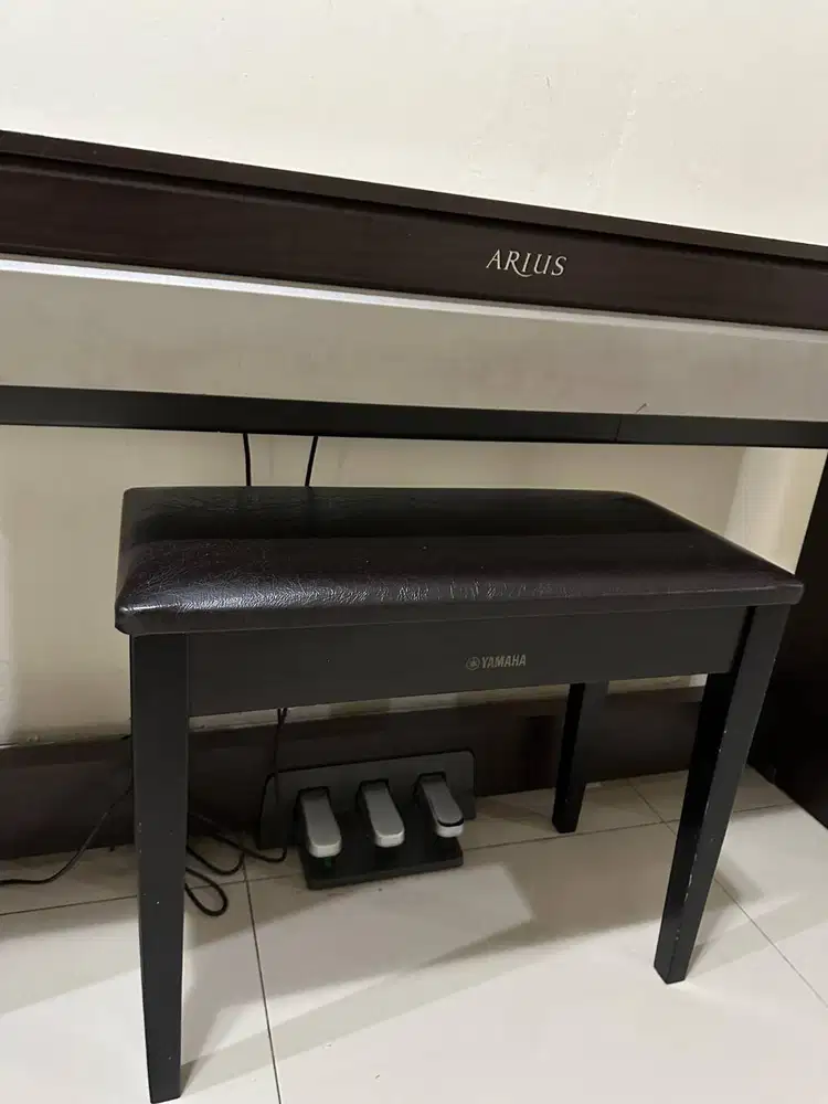 Piano yamah arius YDP S31
