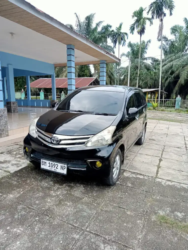Toyota avanza G 2014
