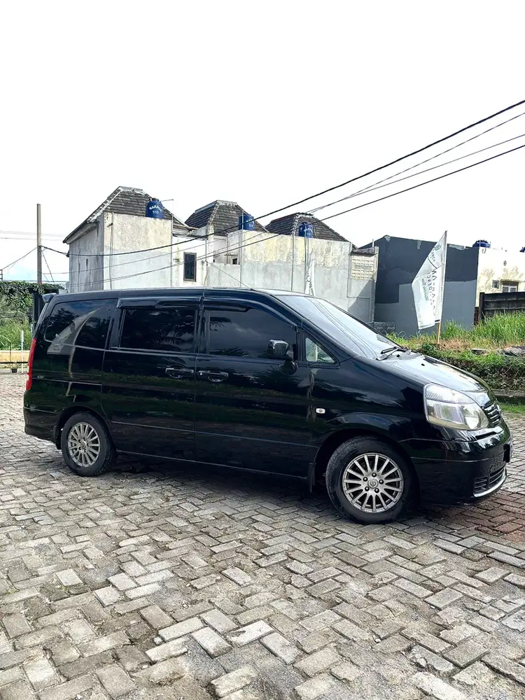 Nissan Serena 2011 Bensin