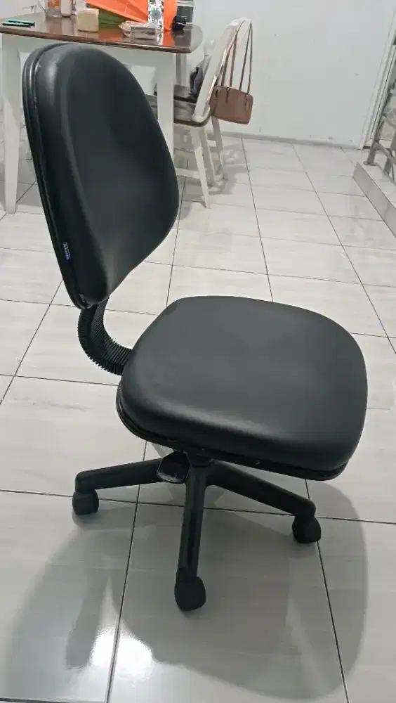 Kursi kantor hydraulic merk INDACHI