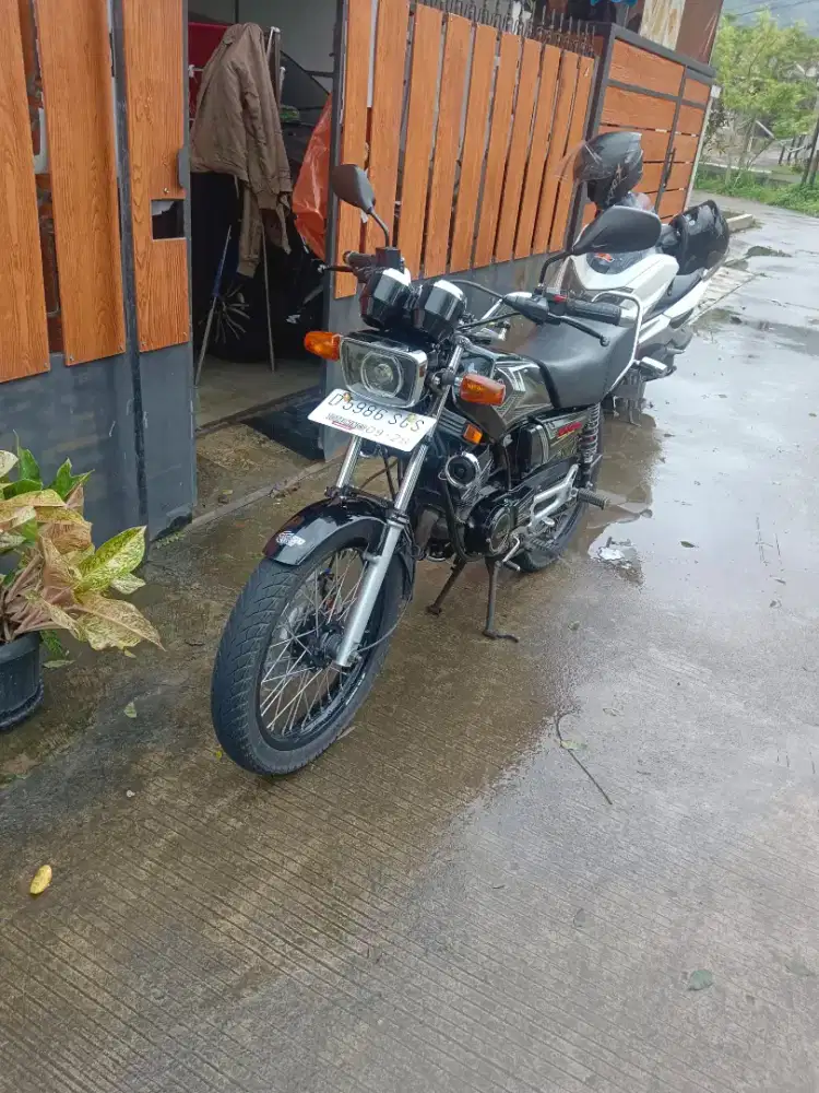 Rx king 2004 hitam plat D