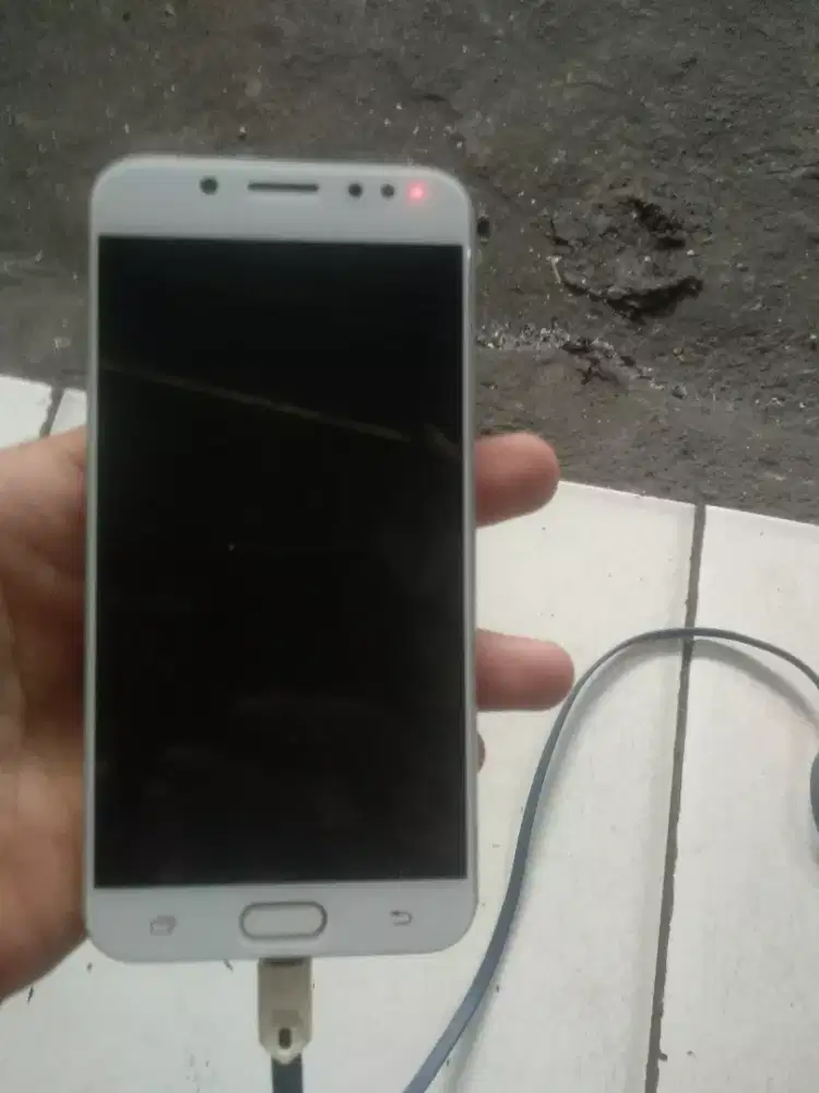 Samsung j7 plus RAM 4/32