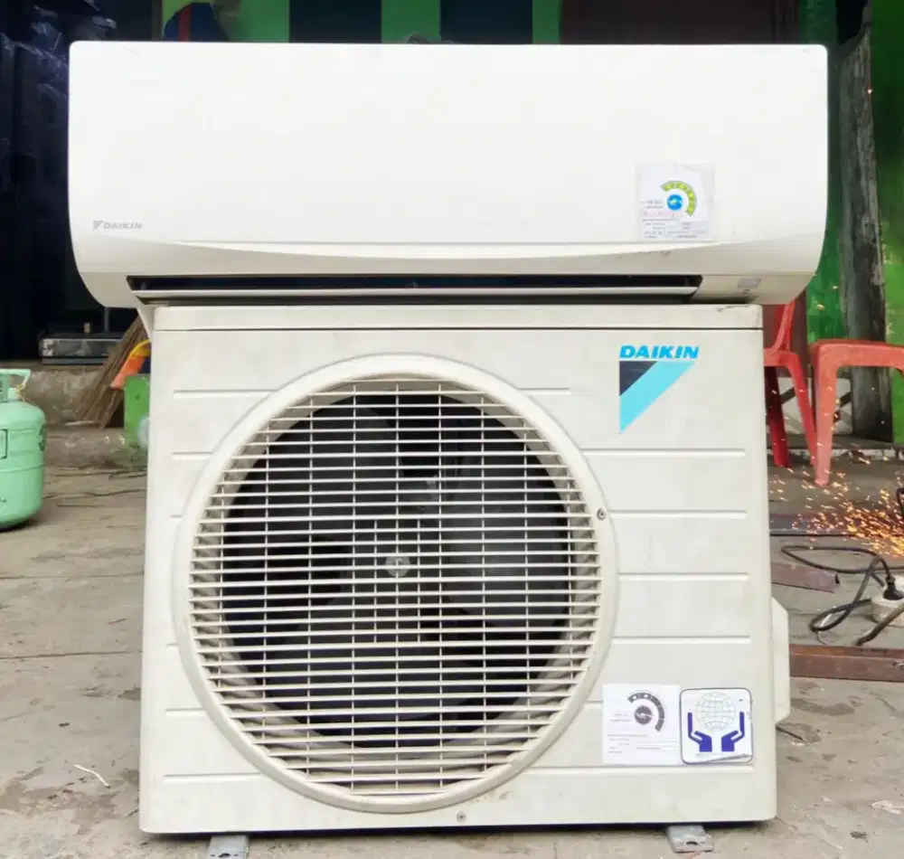 AC Daikin Thailand 1,5 PK R 32 second