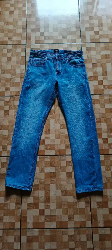 Bekas pribadi celana merek cotton on nomor 32