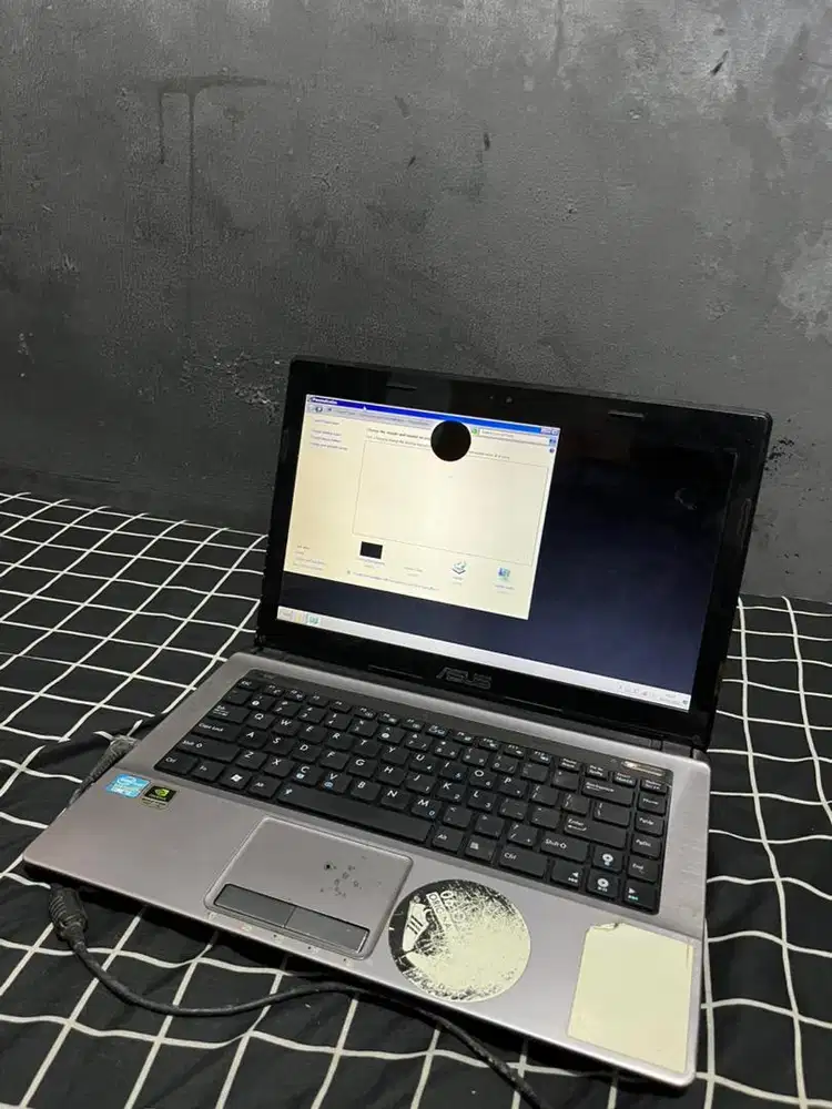 Laptop Asus core i3, ssd, lupa serinya