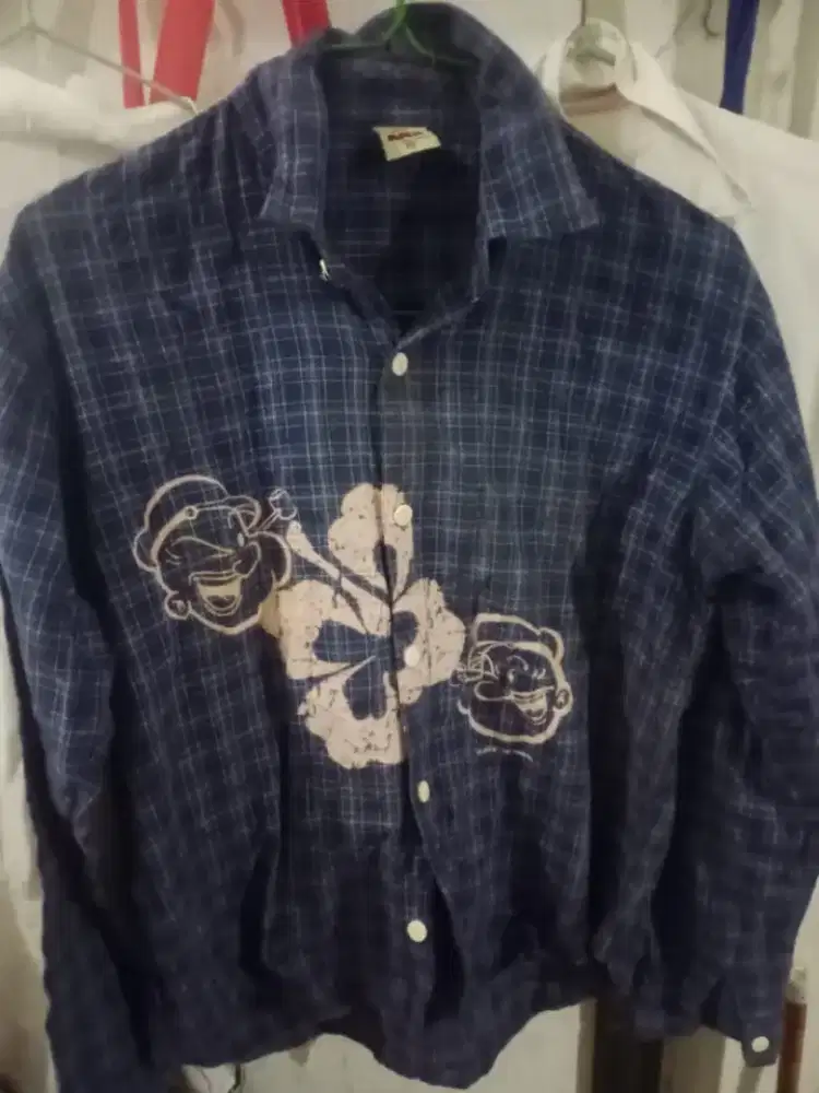 Kemeja cowok / cewek ukuran L