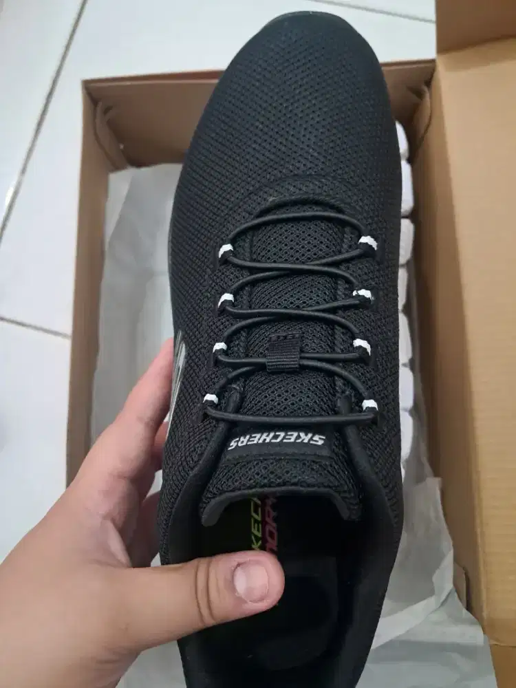 SKECHERS PURE GENIUS WOMANS TRAINING SHOES - BLACK