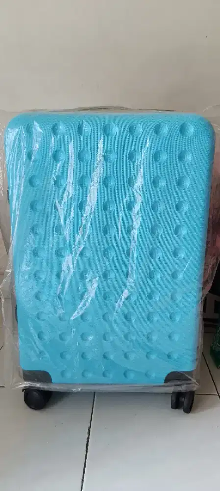 Koper baru 24 inci ( merah atau biru)