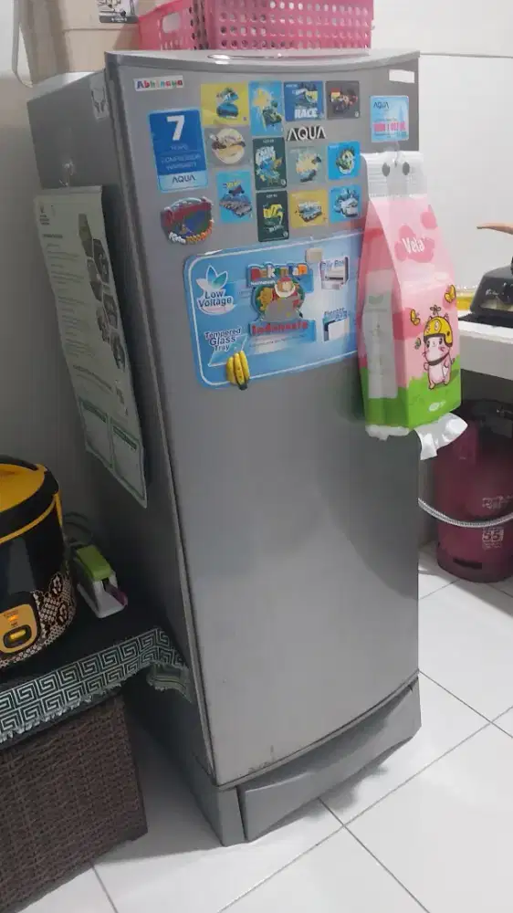 Kulkas merk AQUA 1 pintu