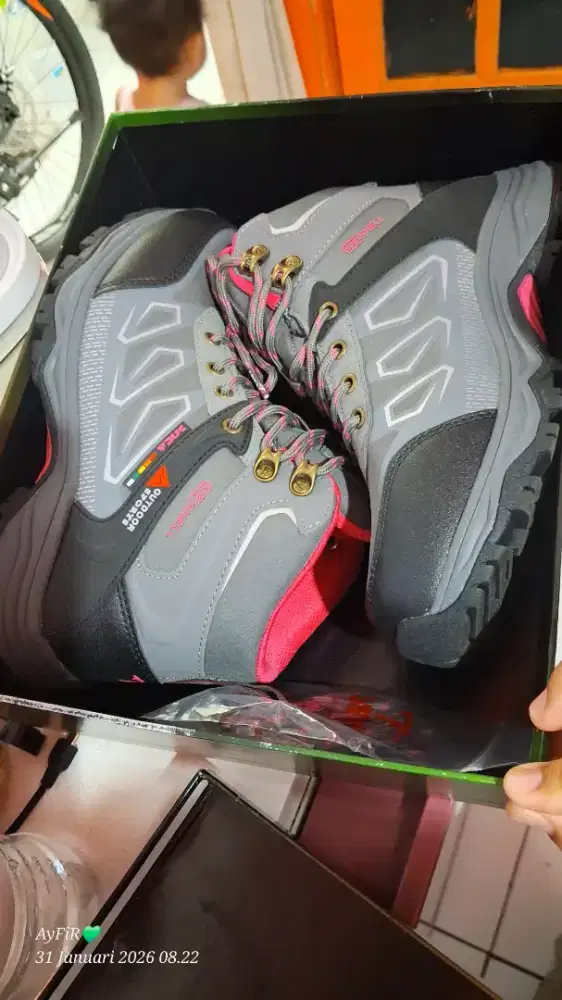 Jual Sepatu Gunug Wanita