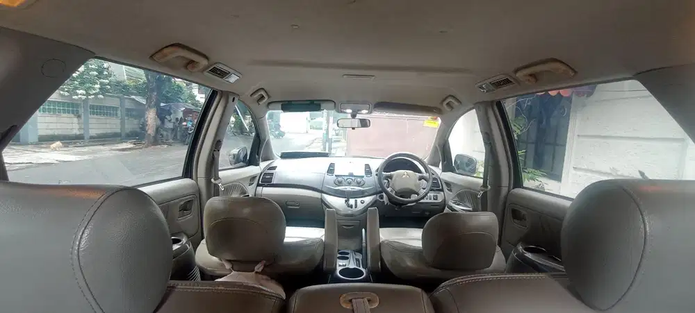 Mitsubishi Grandis 2005 Bensin