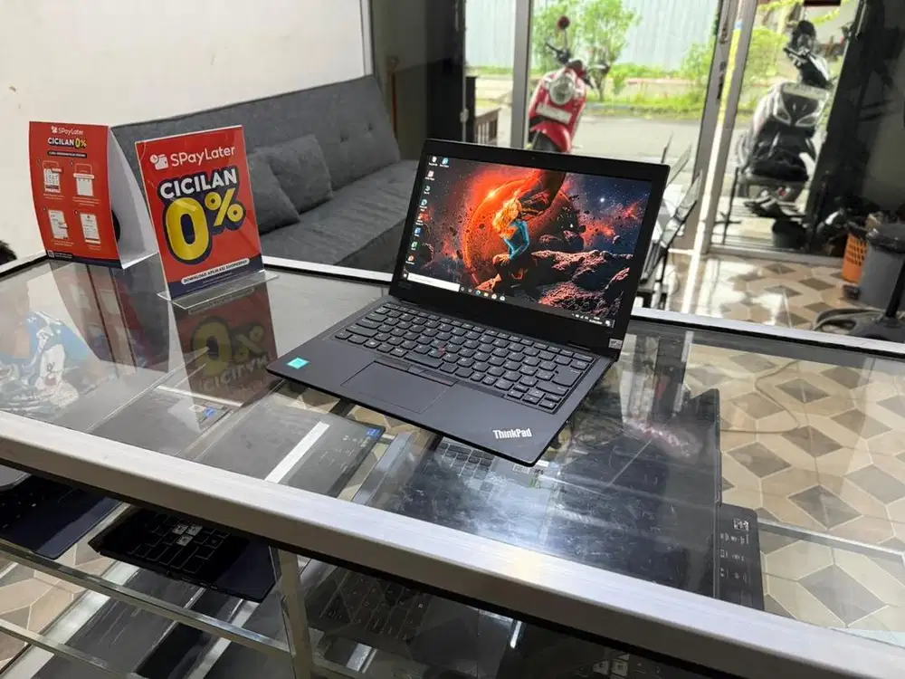 LAPTOP LENOVO CORE I5gen8 SSD 256 GB RAM 8 GB GARANSI