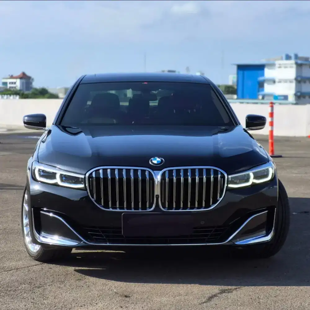 Miles 12rb | BMW 740Li Opulence 2020