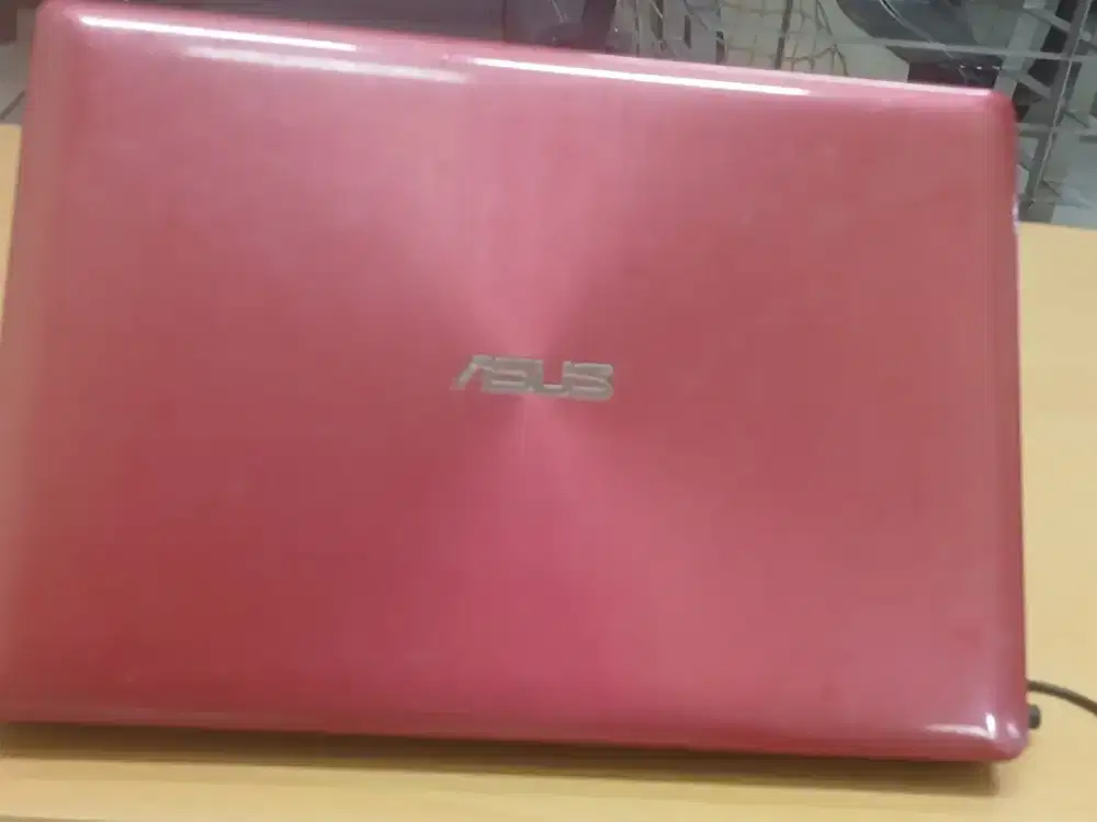 REDY ASUS  X453S
PROSESOR INTEL CELERON 
RAM 2GB
HDD 500GB
KEYBOARD