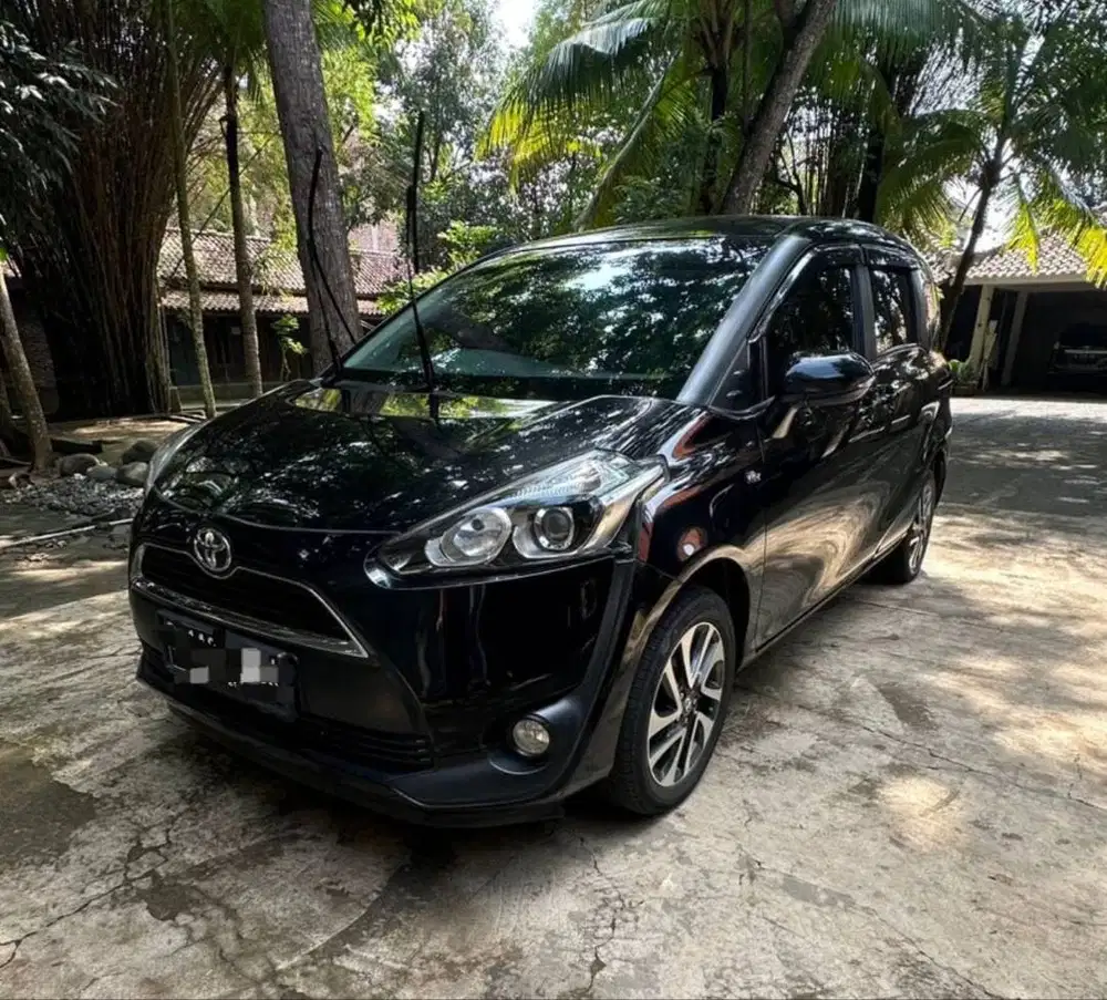 Sienta V Matic Antik Istimewa tahun 2016 Full Original