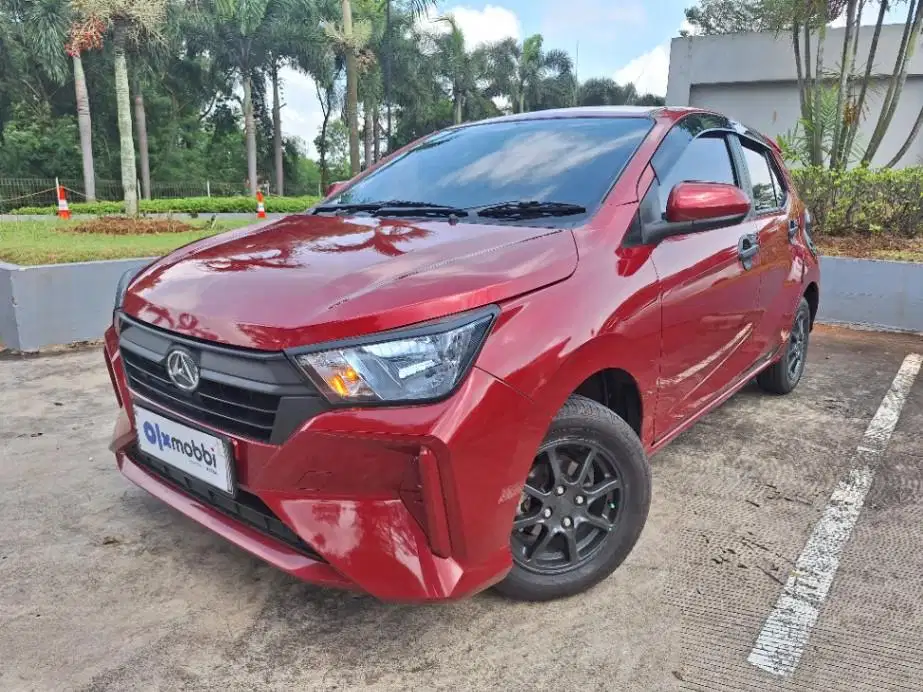 Daihatsu Ayla 1.0 New X Bensin-MT 2023 Merah 5US