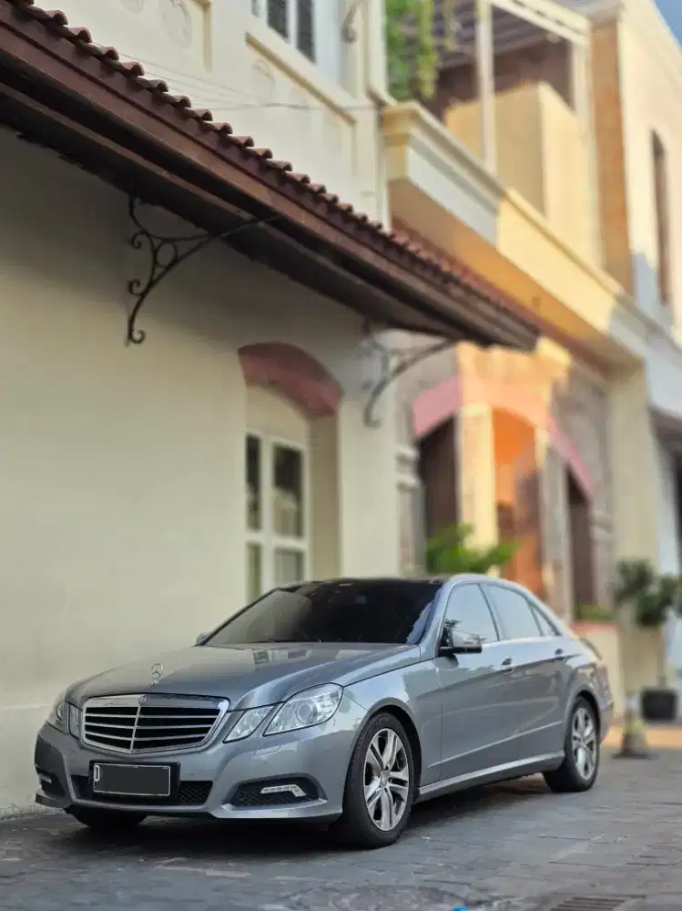 Mercedes Benz E300 Avantgarde Panoramic Sunroof