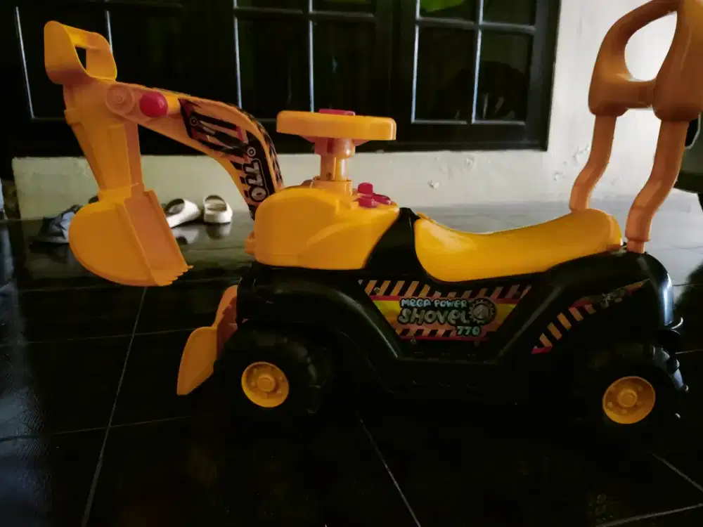Mainan excavator