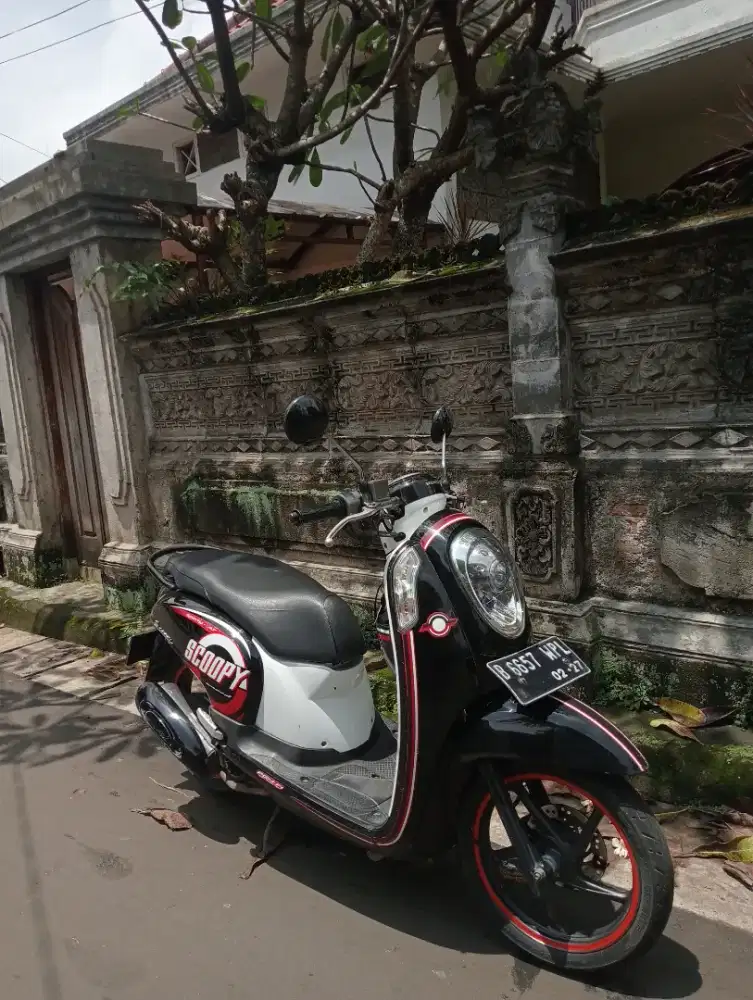 dijual honda scoppy tahun 2012