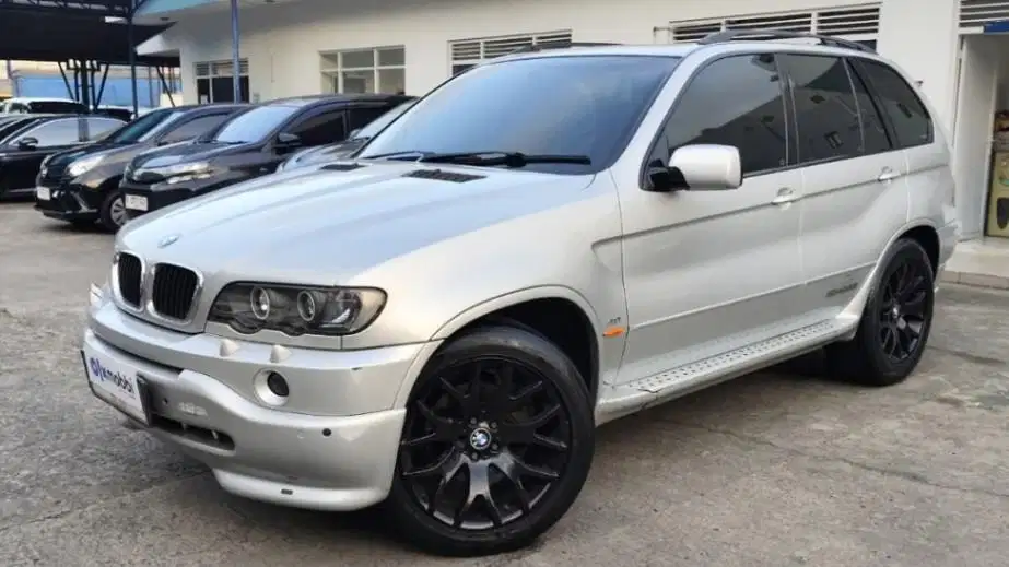 TERMURAH TDP 5,JT BMW X5 3.0 Bensin-AT Abu-Abu 2002