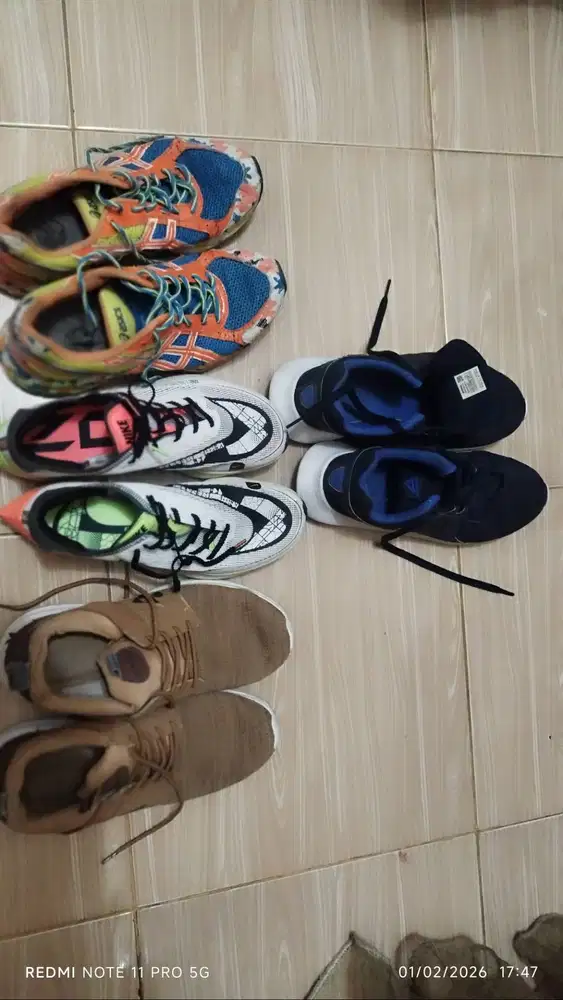 Jual Sepatu Second kondisi Baik Merk Yonek, Nike, Asix, Rebbok