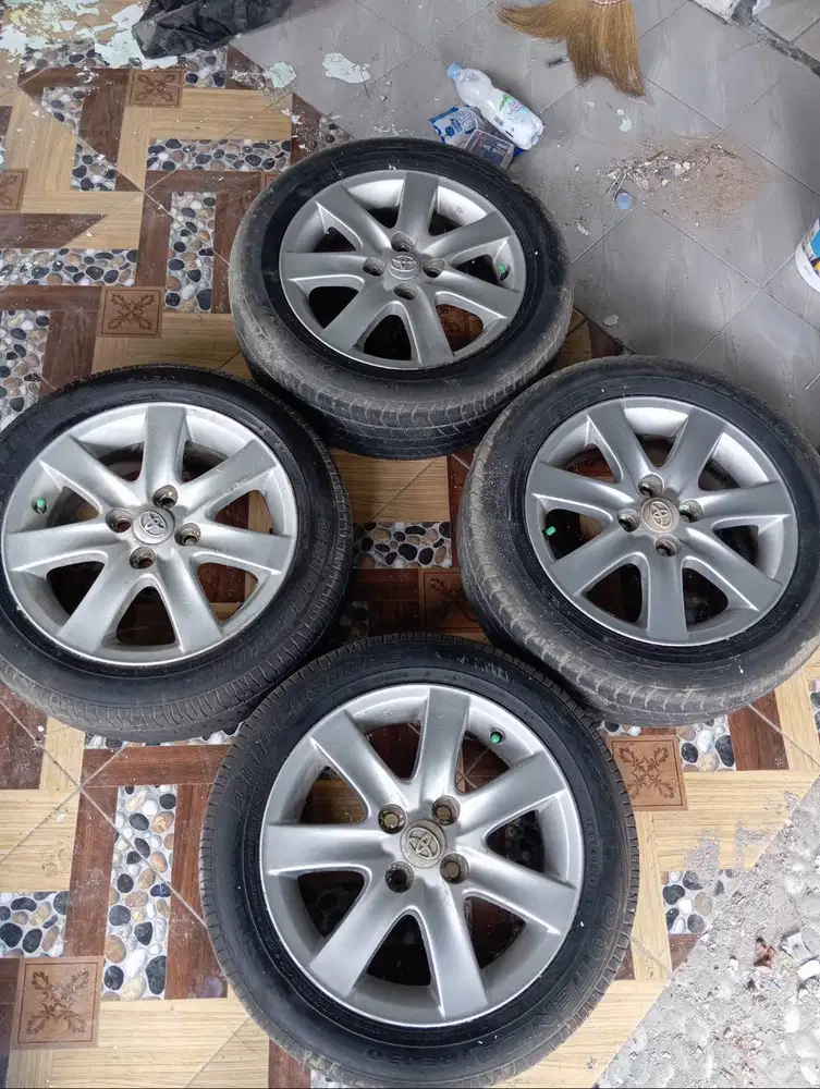 Velg oem vios R15