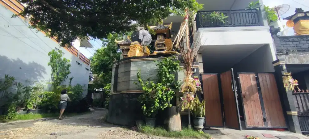 Jual rumah lantai 2 di Jalan Tangkuban Perahu Denpasar Barat Bali