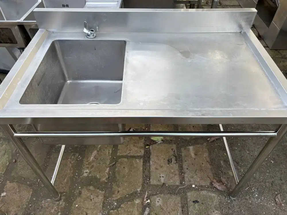 sink sayap kanan 1 lubang
ukuran 120x70x85
ukuran lubang 40x50x30