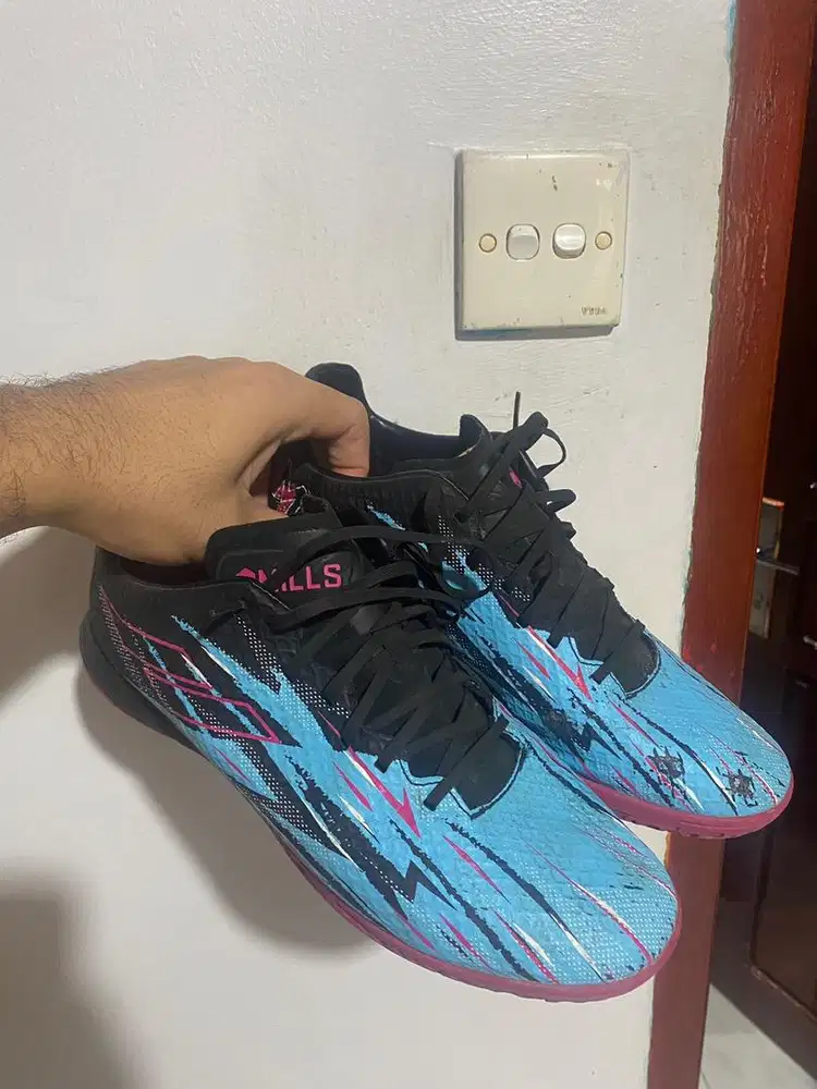 Sepatu Futsal Mills Xyclops Blast In