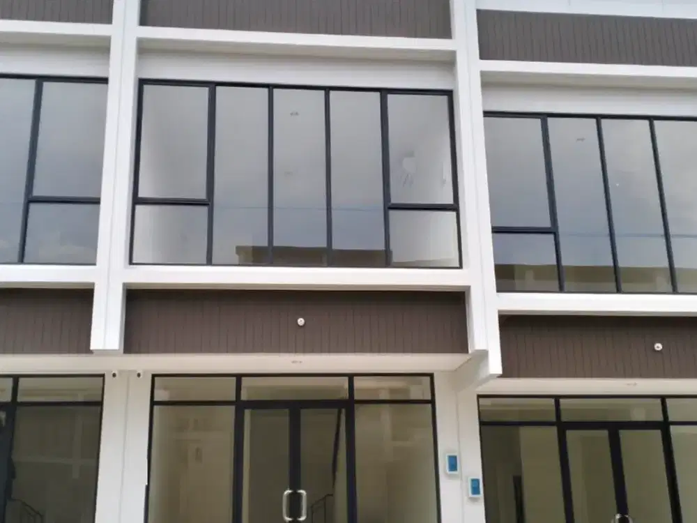 Ruko Sorrento 2 Lantai Hadap Dalam dan Selatan Siap Pakai