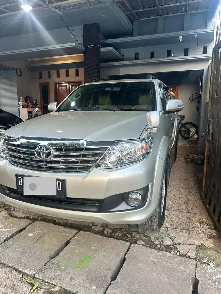 Toyota fortuner 2011/2012 km 95rb facelift terakhir
