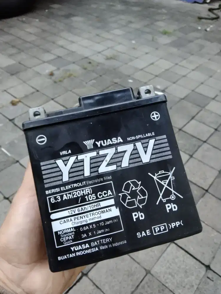 Aki bekas merk YUASA YTZ7V