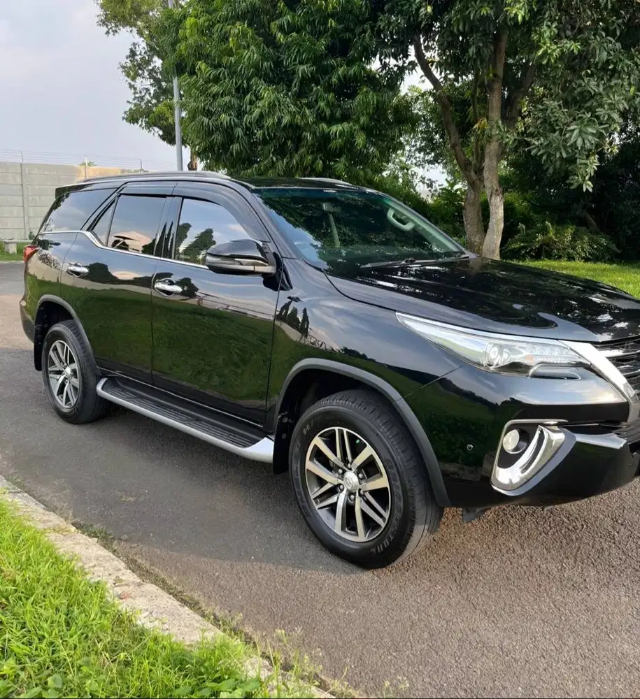 Toyota Fortuner VRZ Diesel Solar Matic AT Tahun 2019 Hitam, 2020