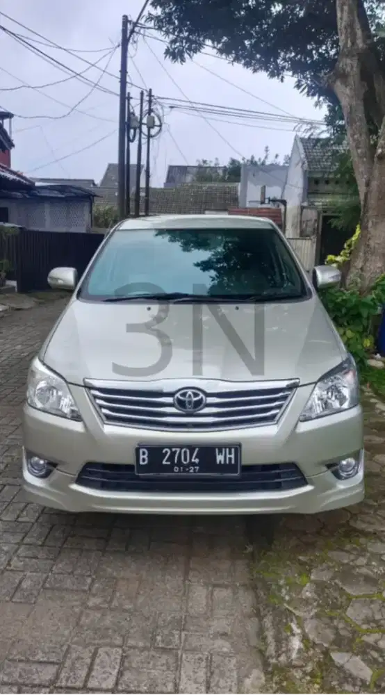 Toyota Kijang Innova 2012 Bensin