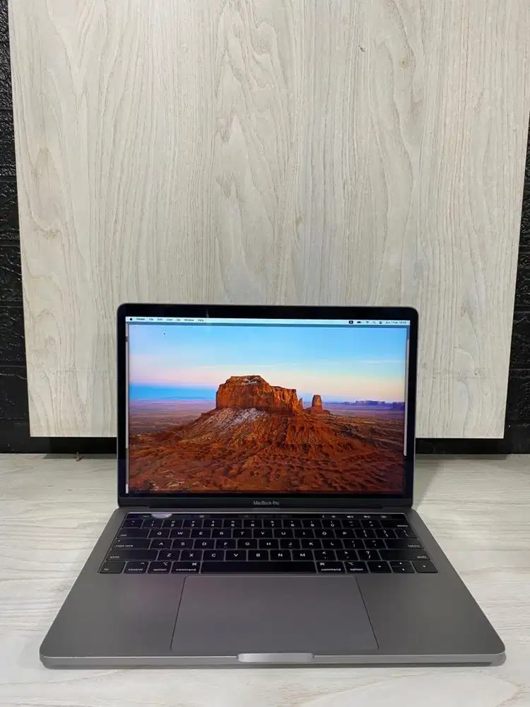 Macbook Pro 2019 Intel Core i7 16inc RAM 16gb SSD 512gb