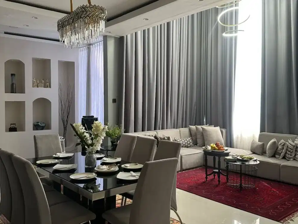 Tinggal bawa badan Rumah Mewah 3 Lantai & Ada Balkon + Basement Seperti Di Mall di CIbubur S240