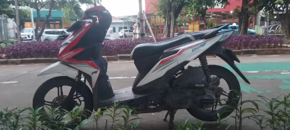 BUTUH UANG BUAT BAYAR KONTRAKAN