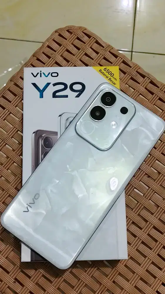 Vivo Y29 8/256 white