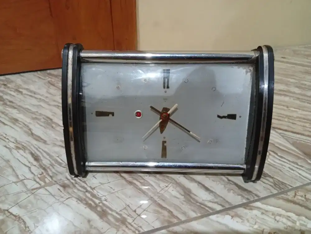 DIJUAL JAM MEJA BEKER