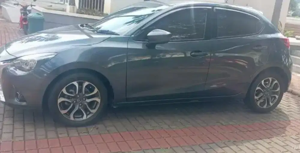 Mazda 2 GT 2015