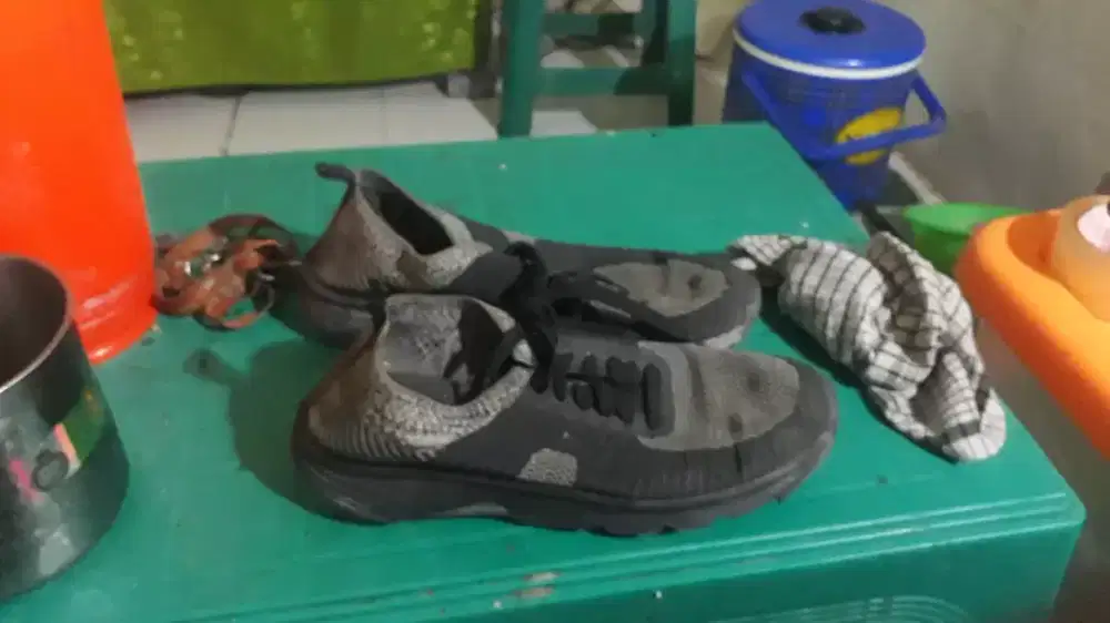 Sepatu Camper Bekas
