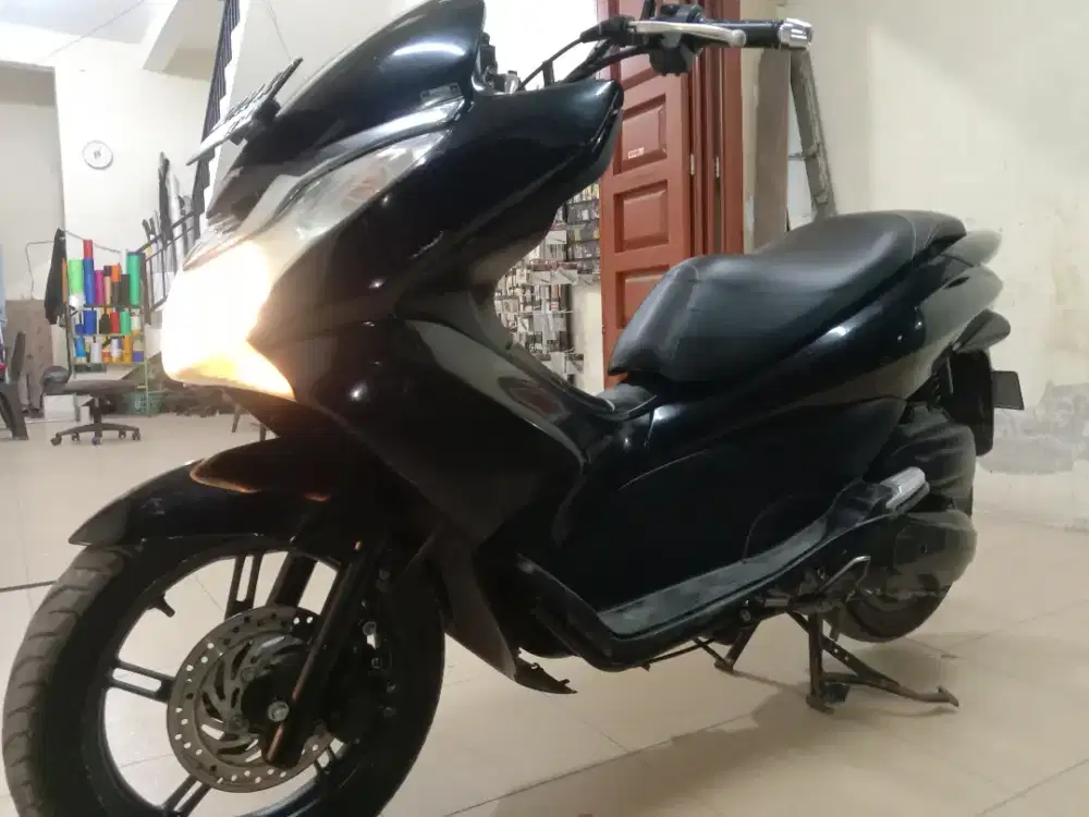 Dijual Honda PCX 125 CBU Thailand tahun 2011